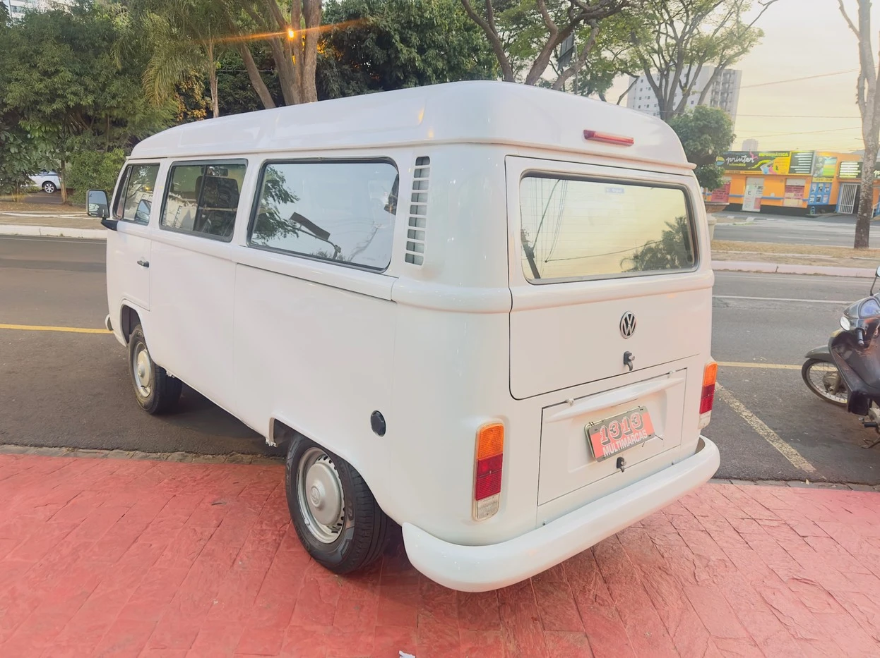 VOLKSWAGEN KOMBI