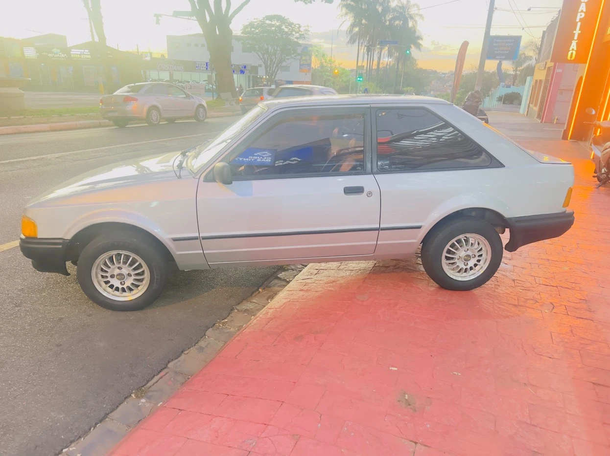 FORD ESCORT