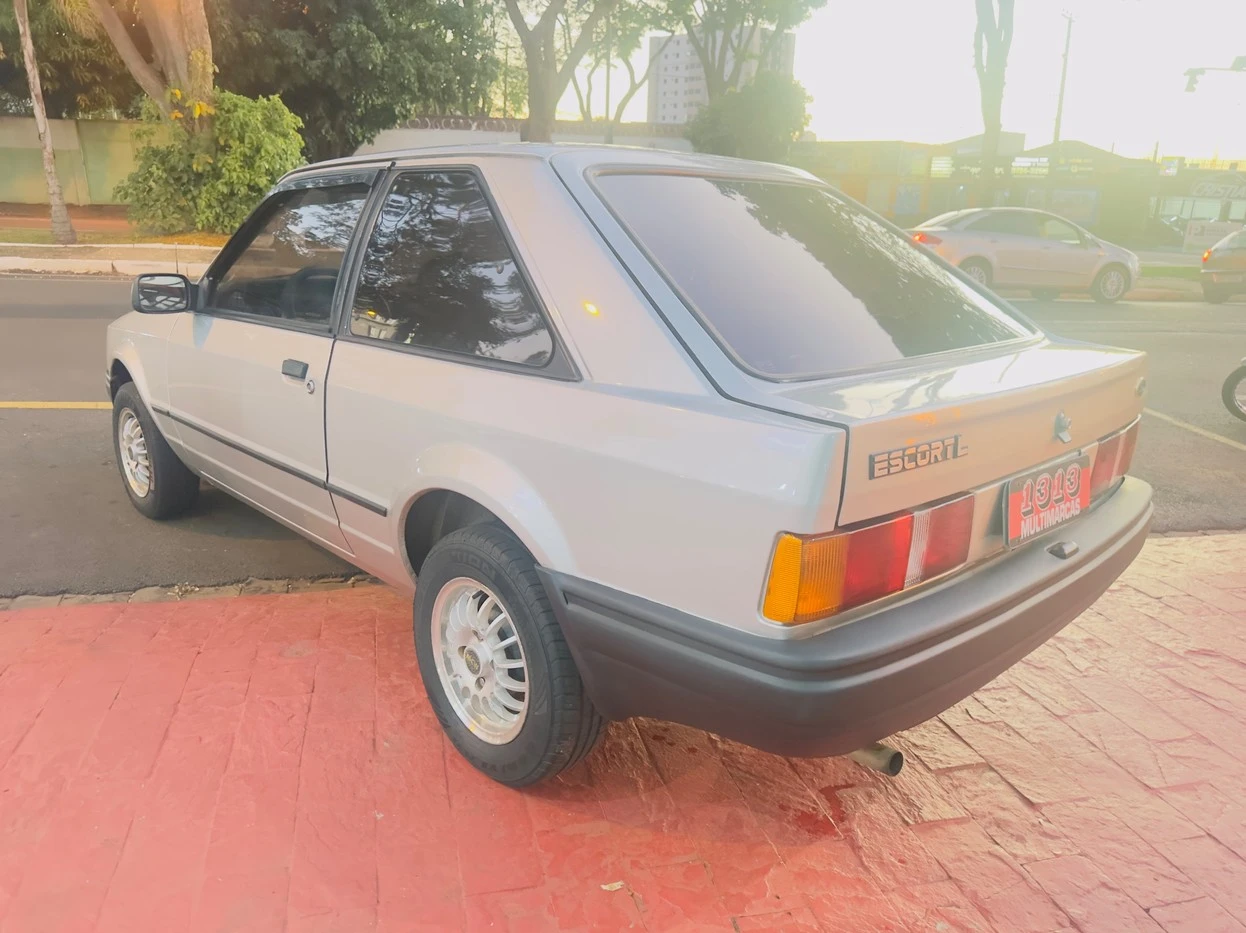 FORD ESCORT