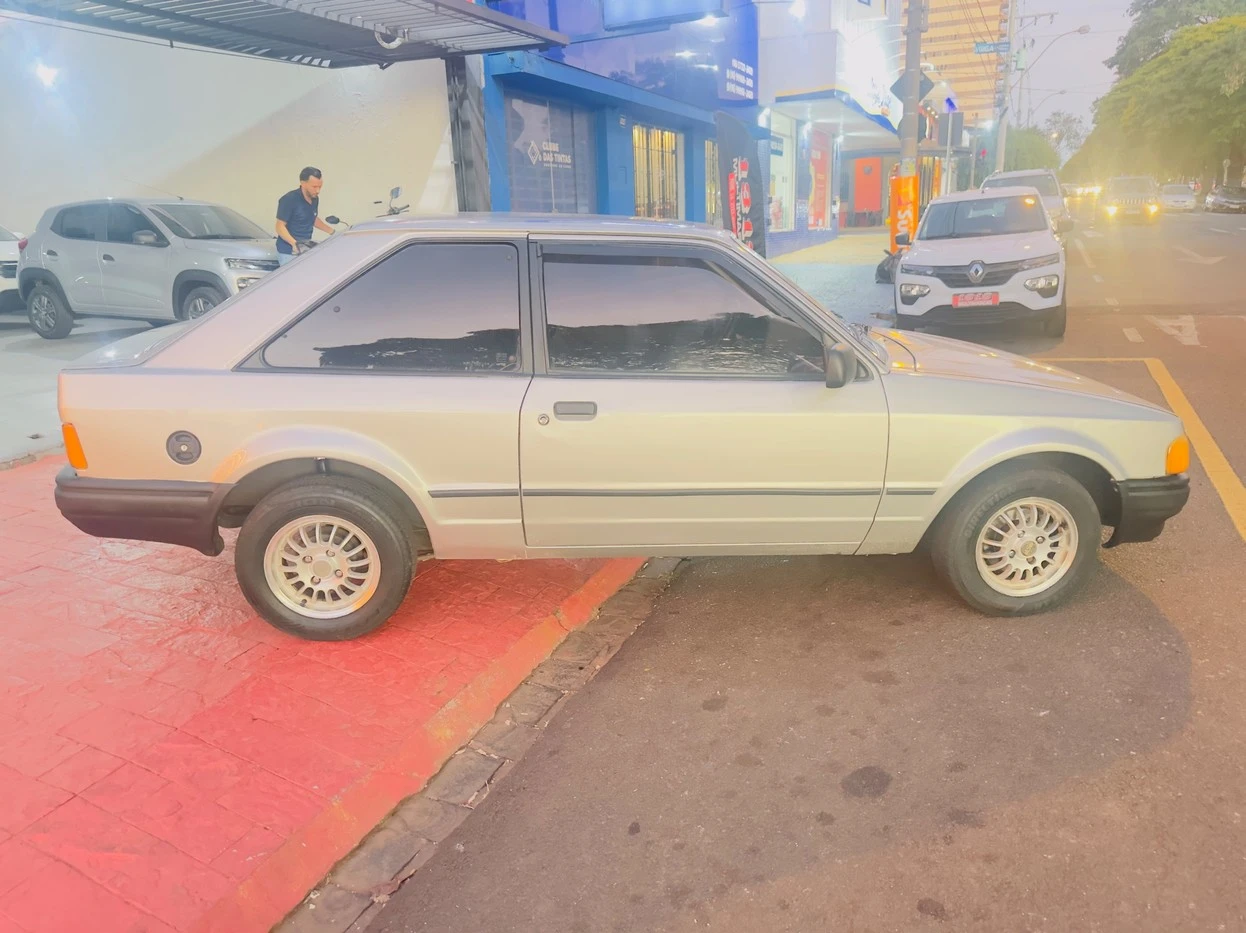 FORD ESCORT