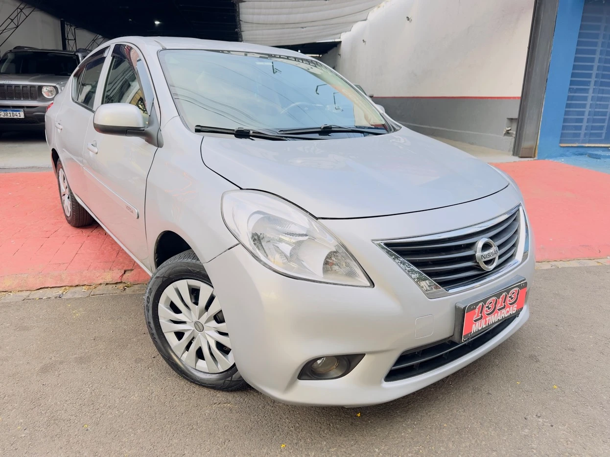 NISSAN VERSA