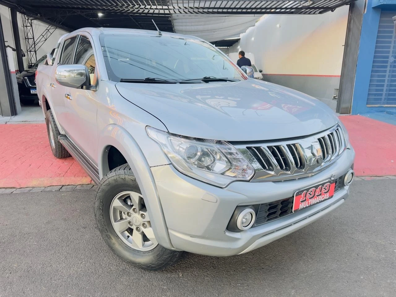 MITSUBISHI L200 TRITON