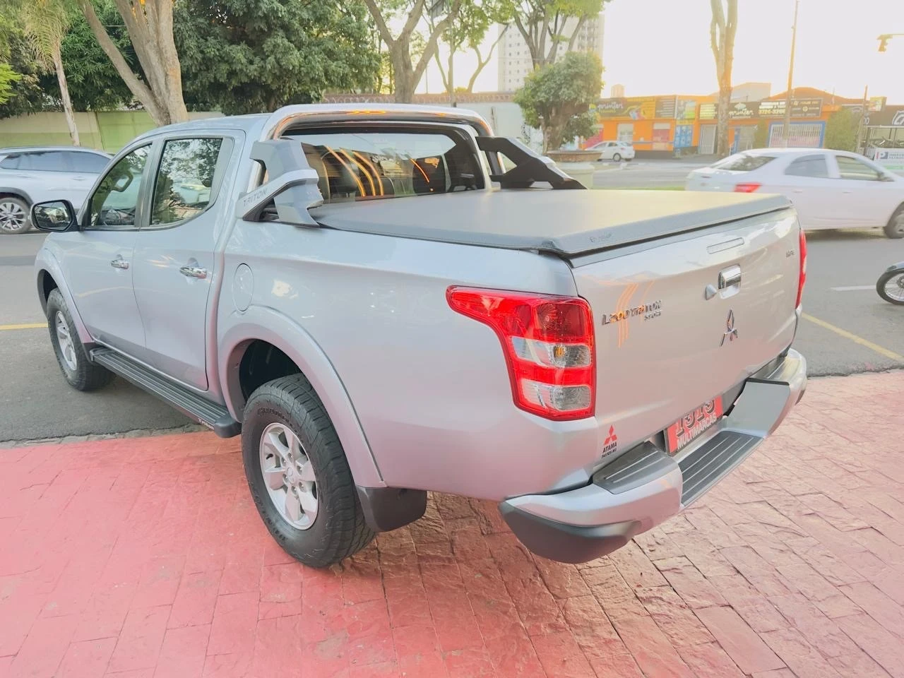 MITSUBISHI L200 TRITON
