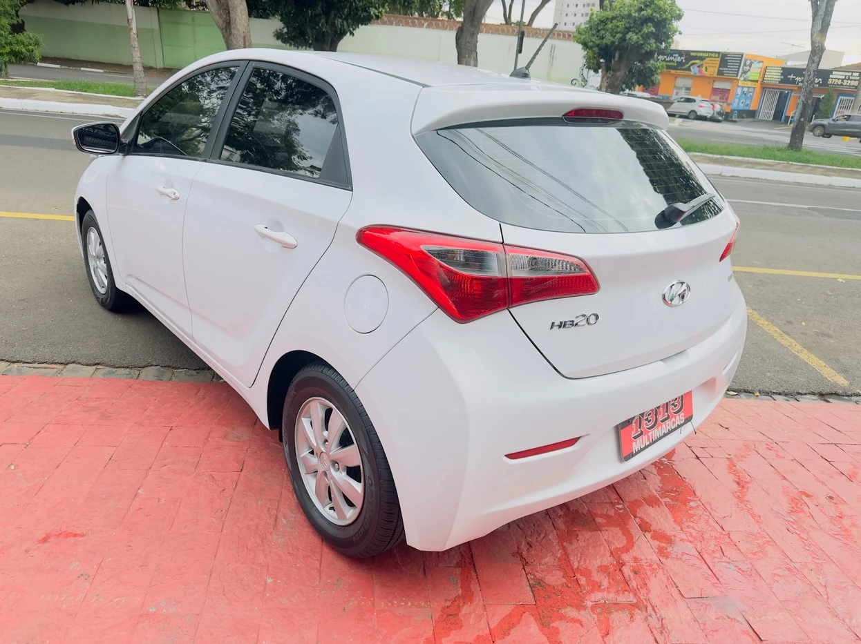 HYUNDAI HB20