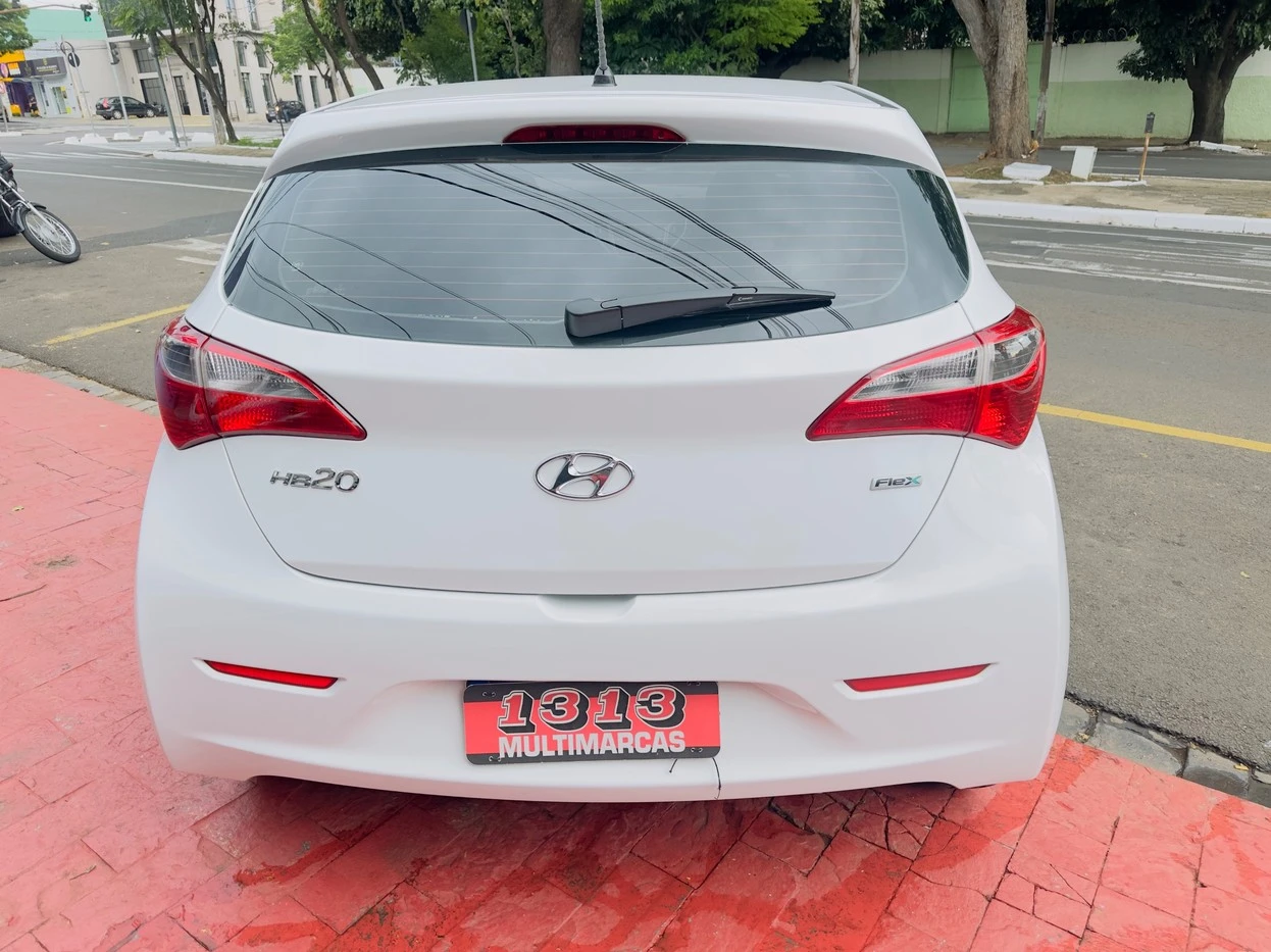 HYUNDAI HB20