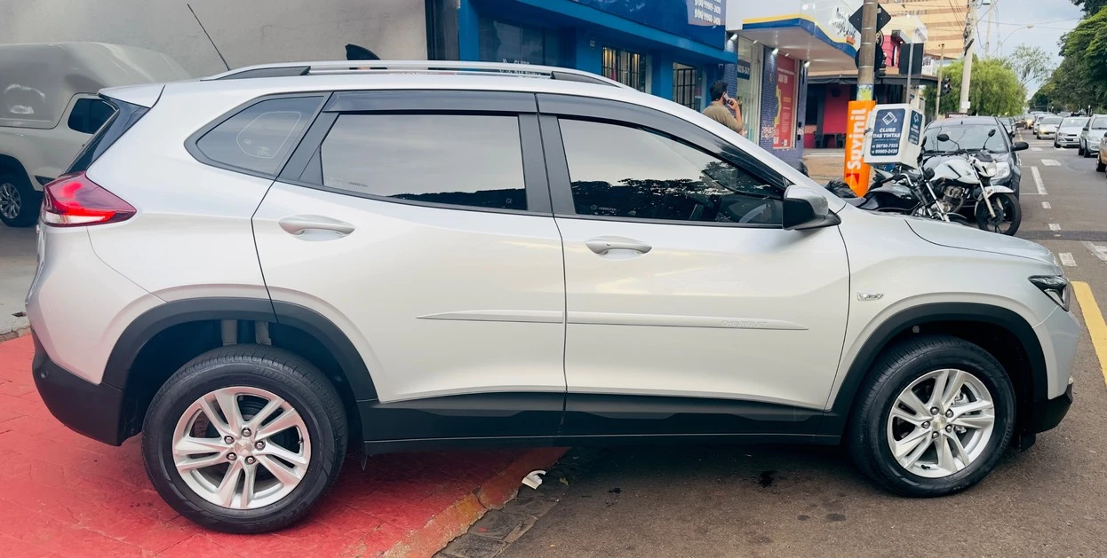 CHEVROLET TRACKER
