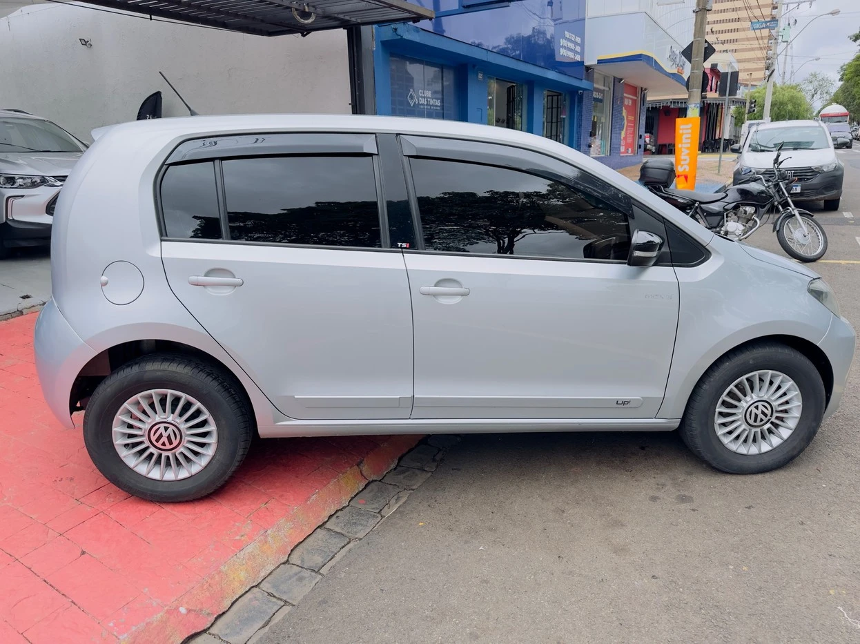 VOLKSWAGEN UP