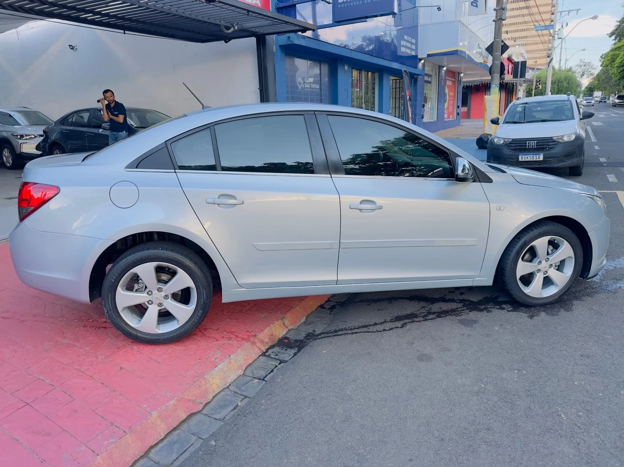 CHEVROLET CRUZE
