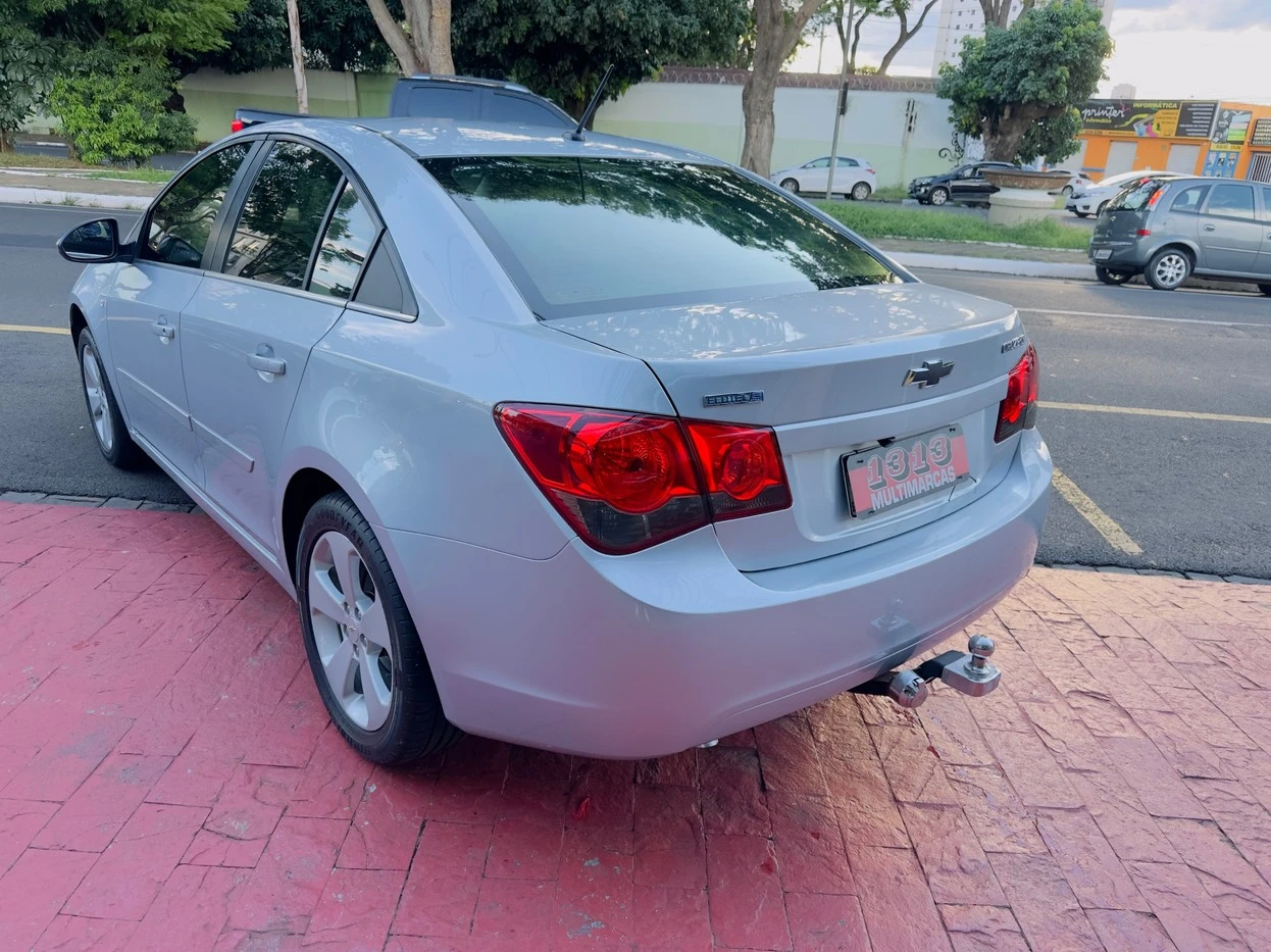 CHEVROLET CRUZE