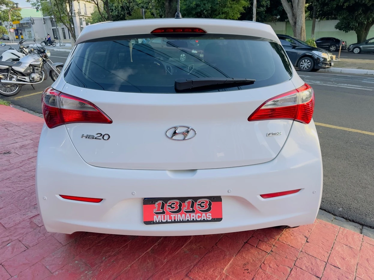 HYUNDAI HB20