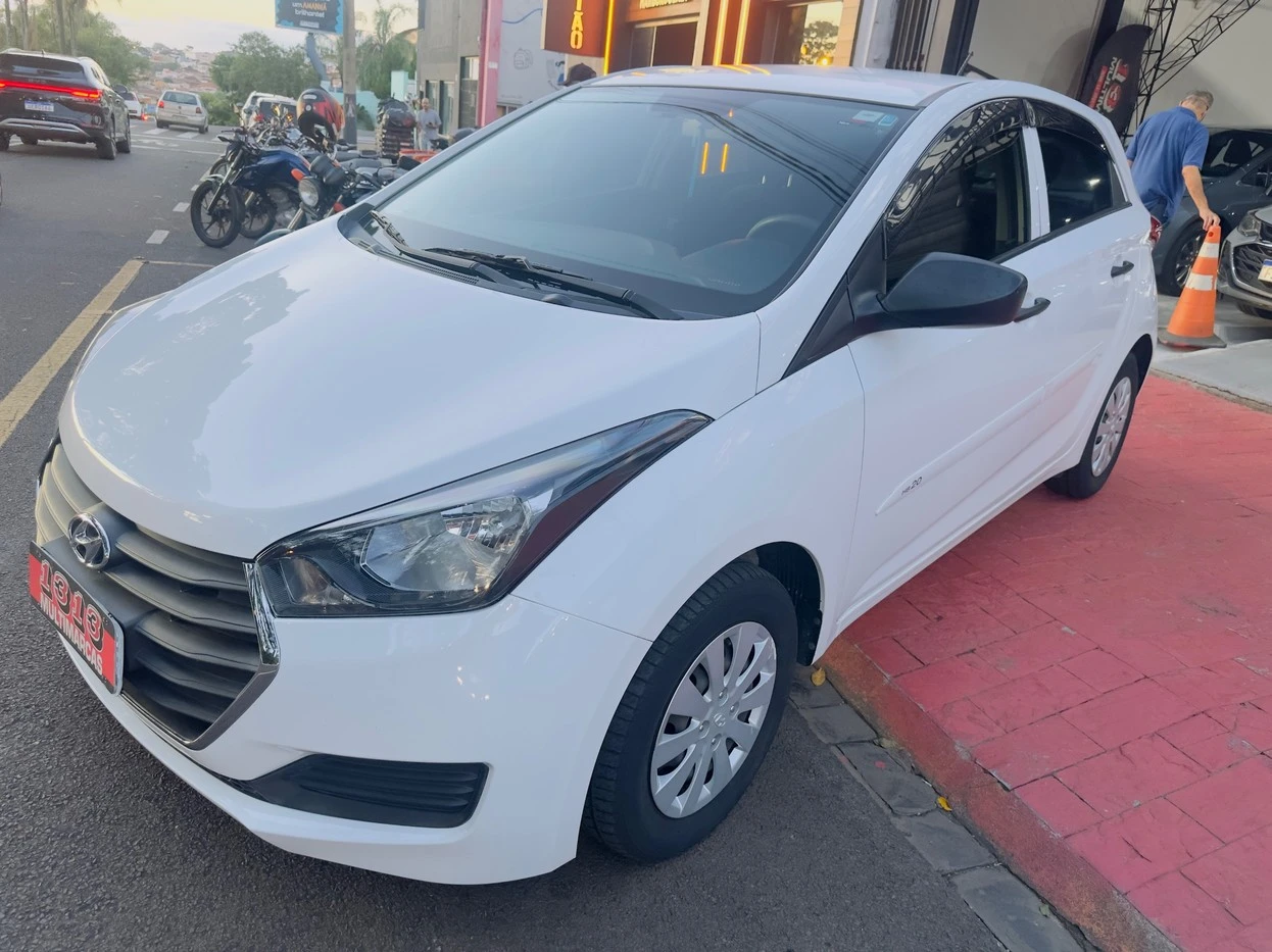 HYUNDAI HB20
