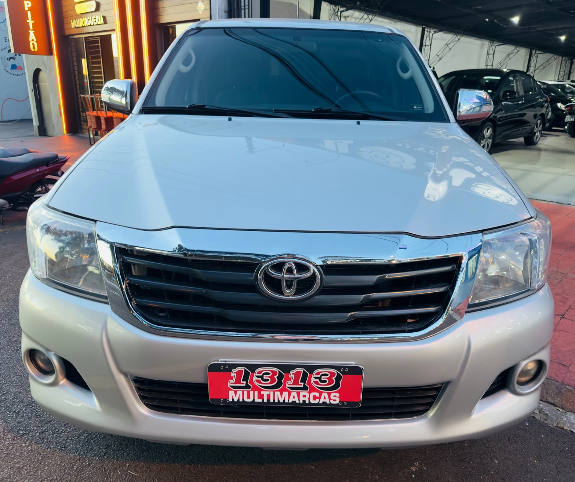 TOYOTA HILUX