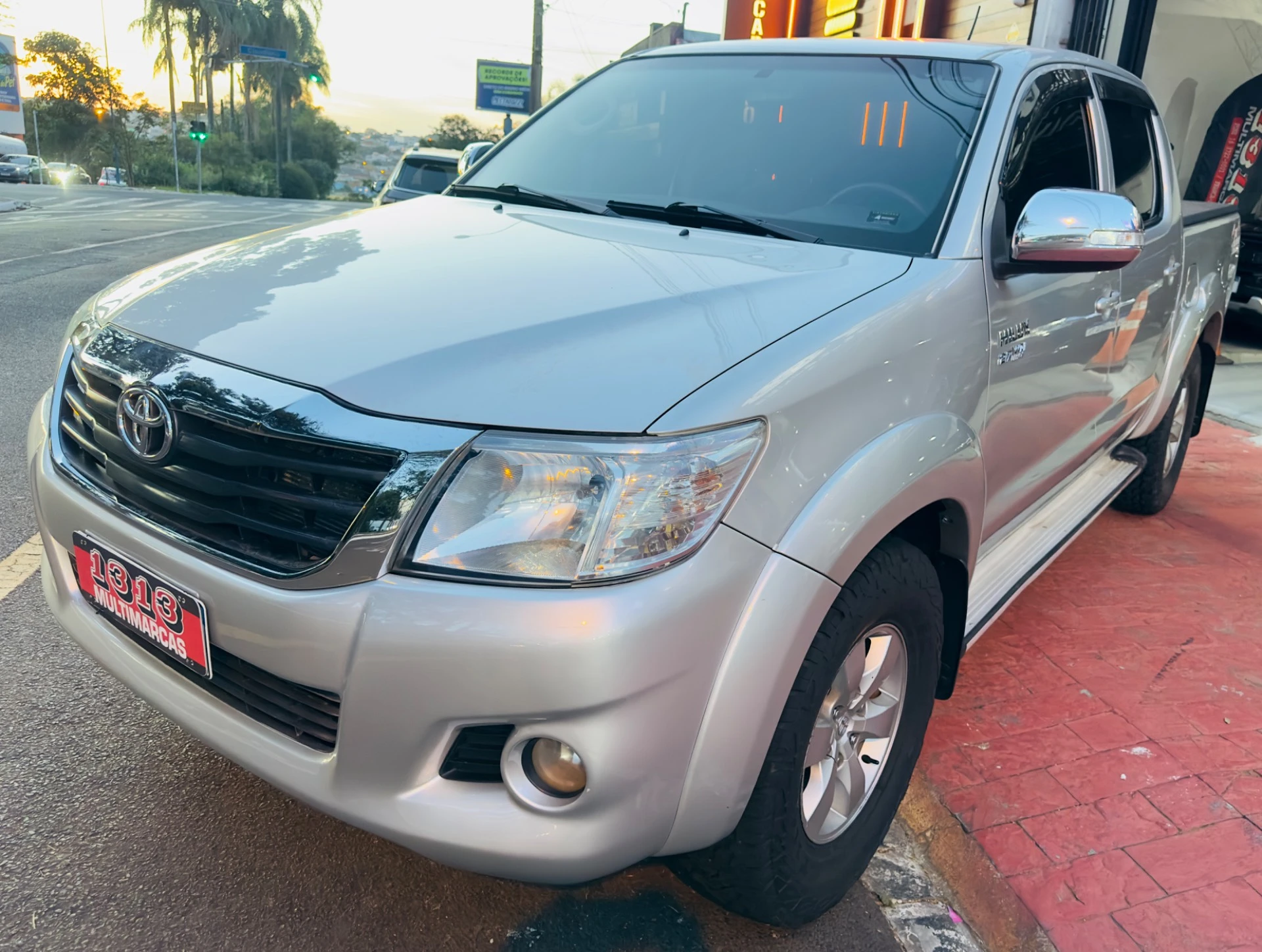 TOYOTA HILUX