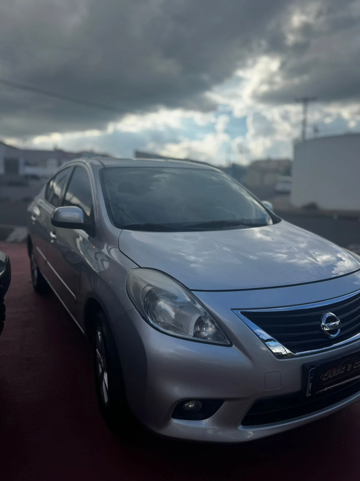 NISSAN VERSA
