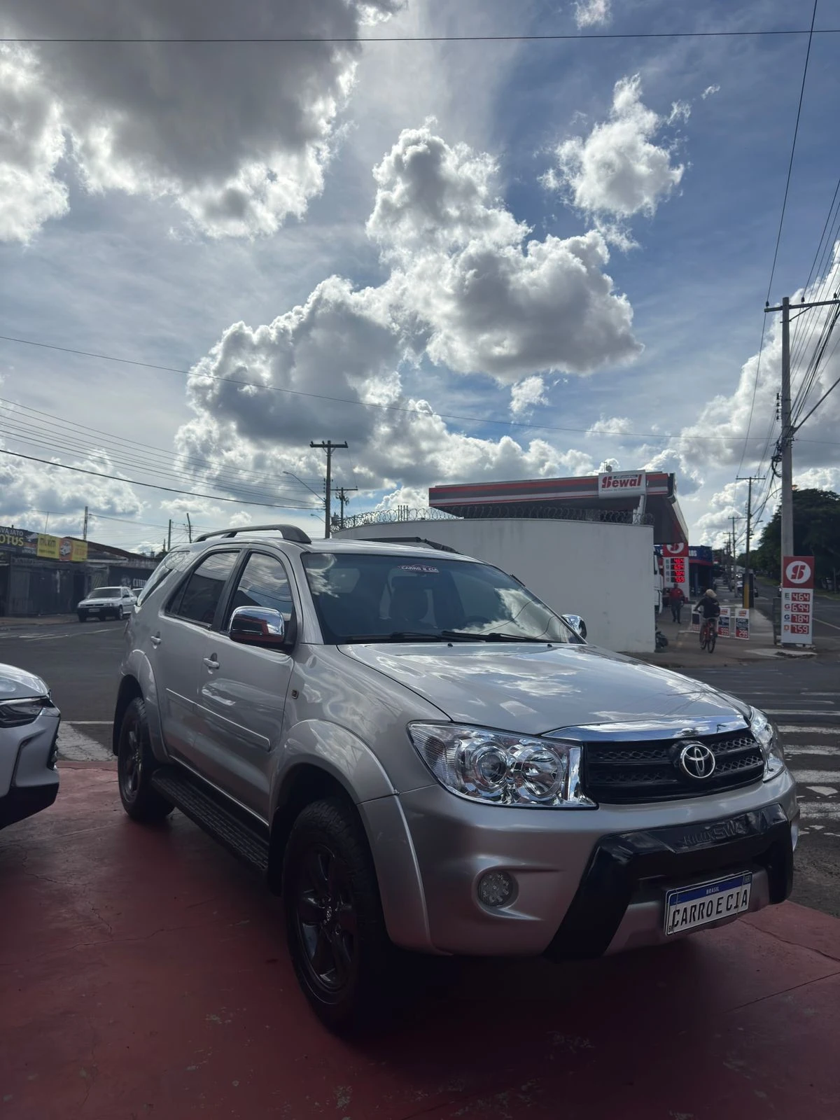 TOYOTA HILUX SW4