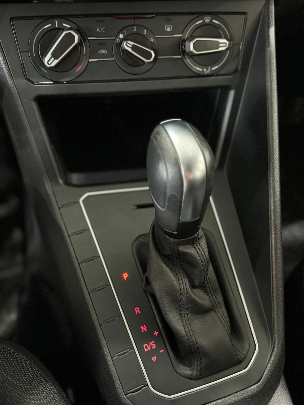 VOLKSWAGEN VIRTUS