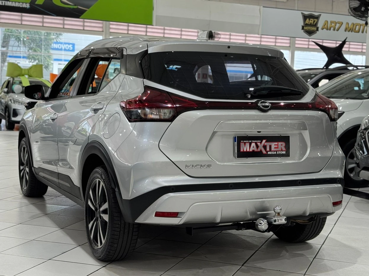 NISSAN KICKS
