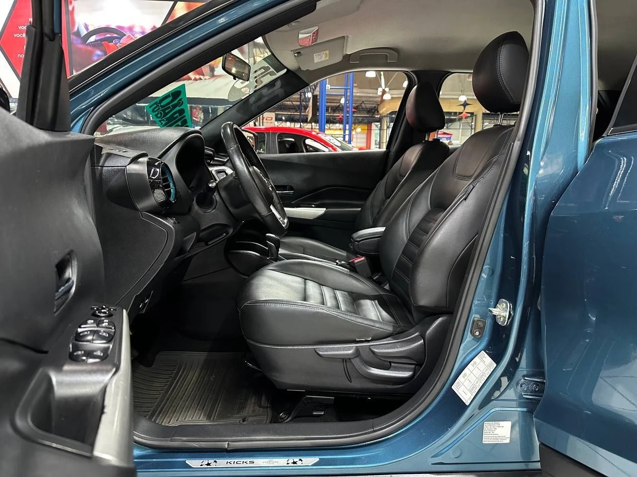 NISSAN KICKS