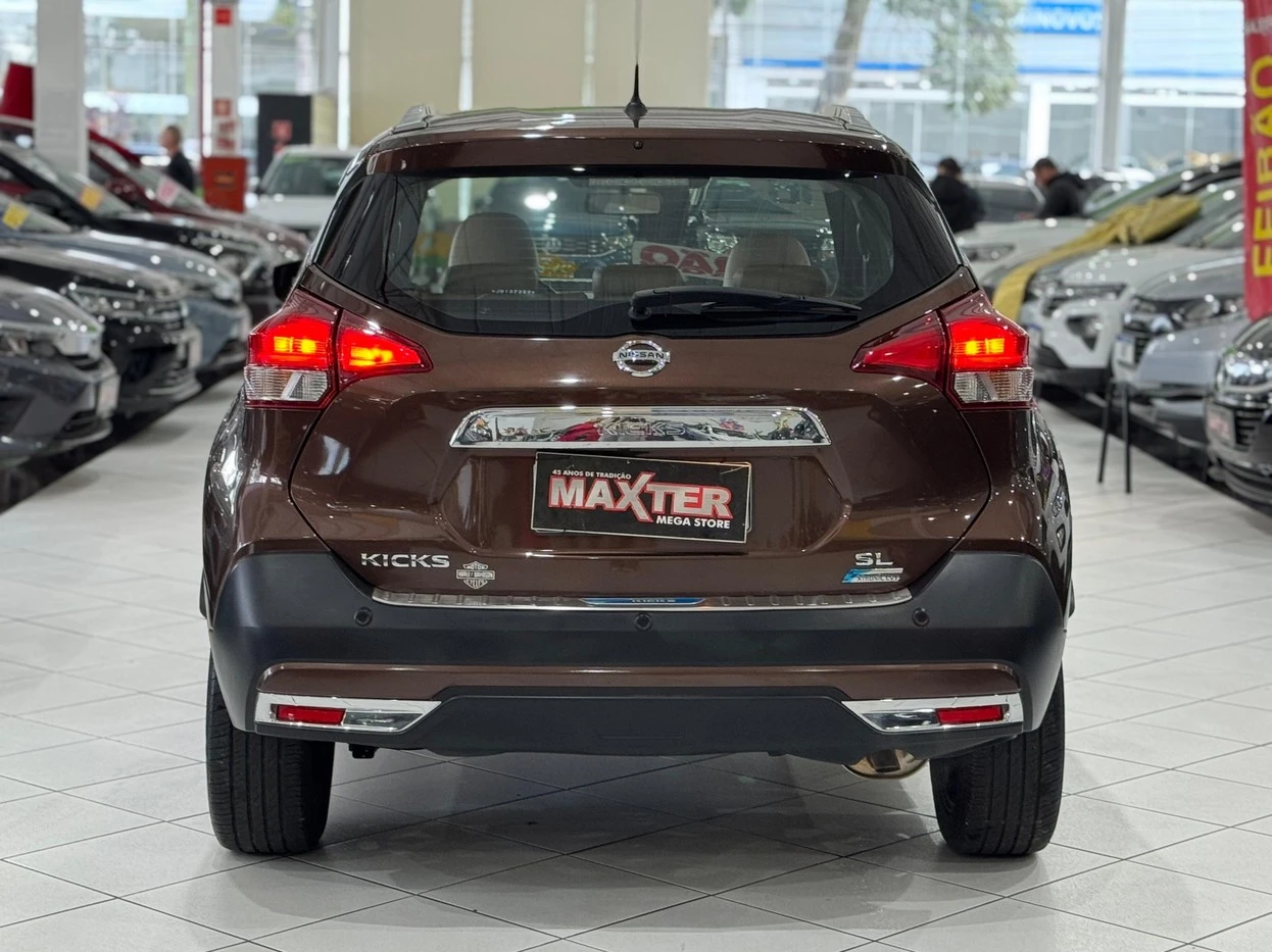 NISSAN KICKS