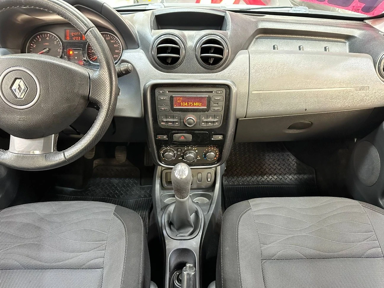 RENAULT DUSTER