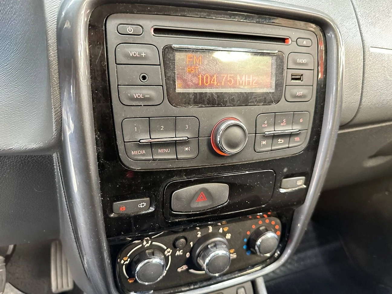 RENAULT DUSTER