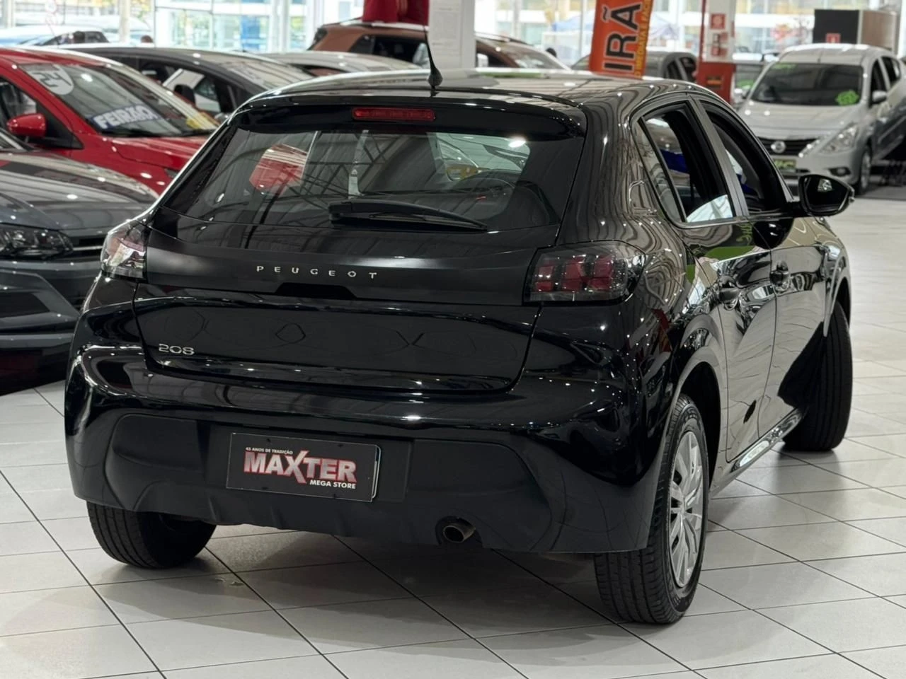 PEUGEOT 208