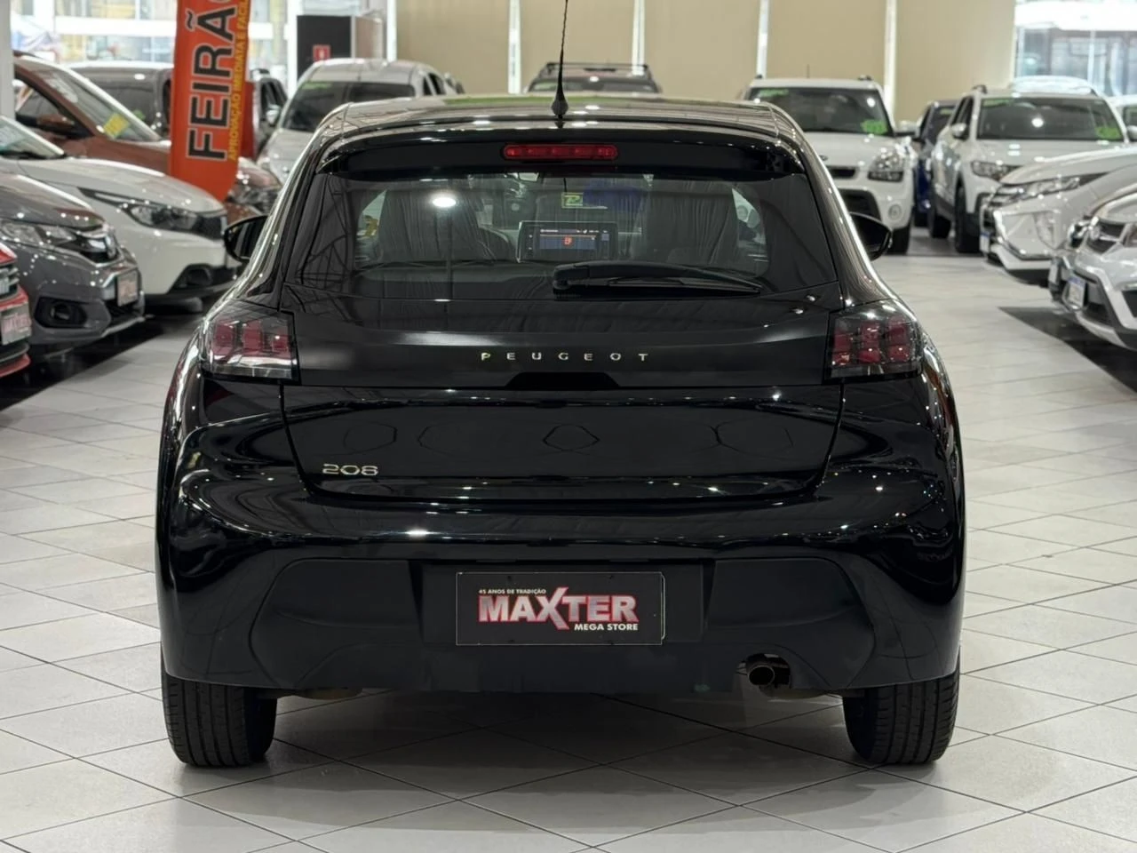 PEUGEOT 208