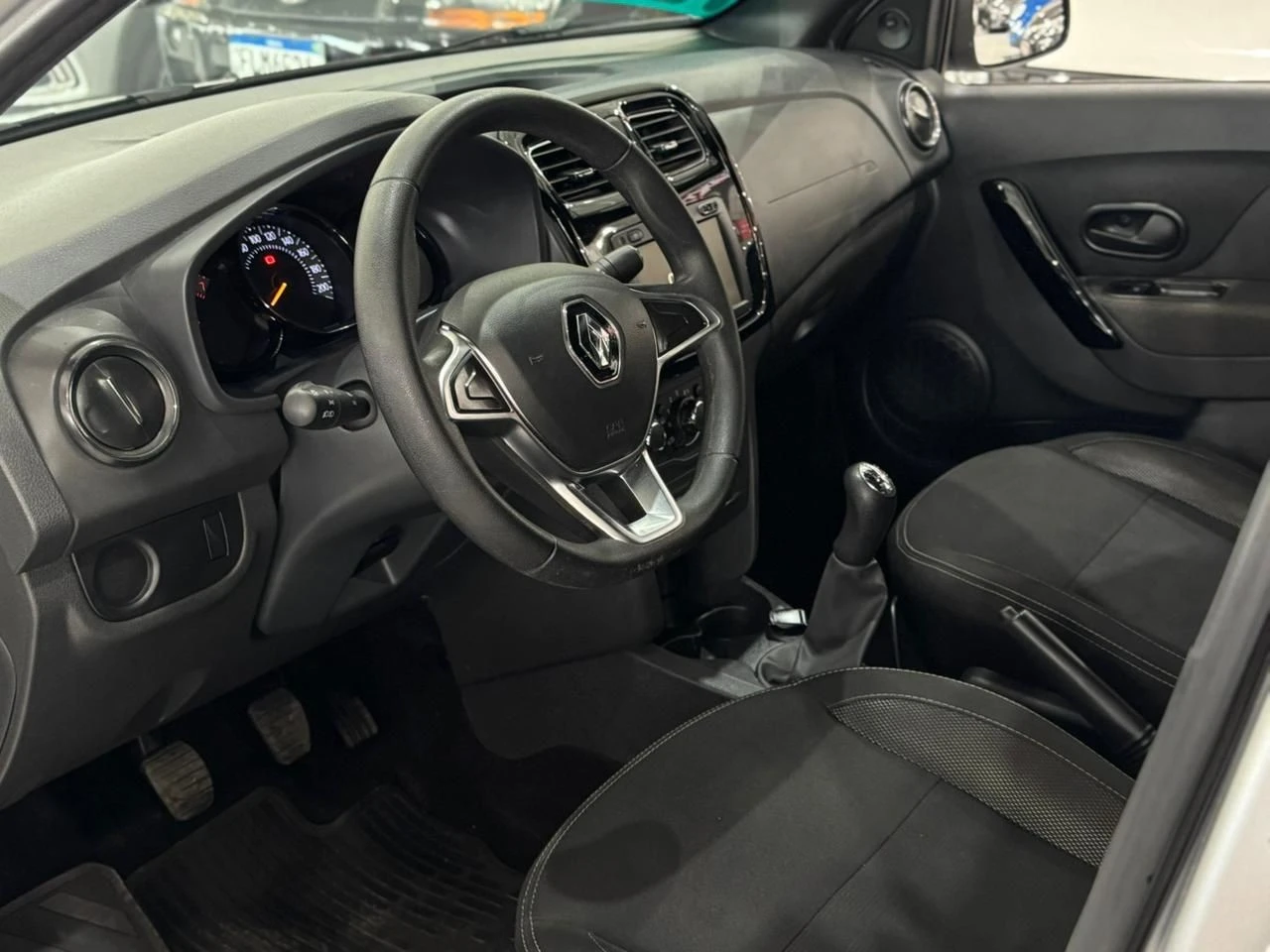 RENAULT LOGAN