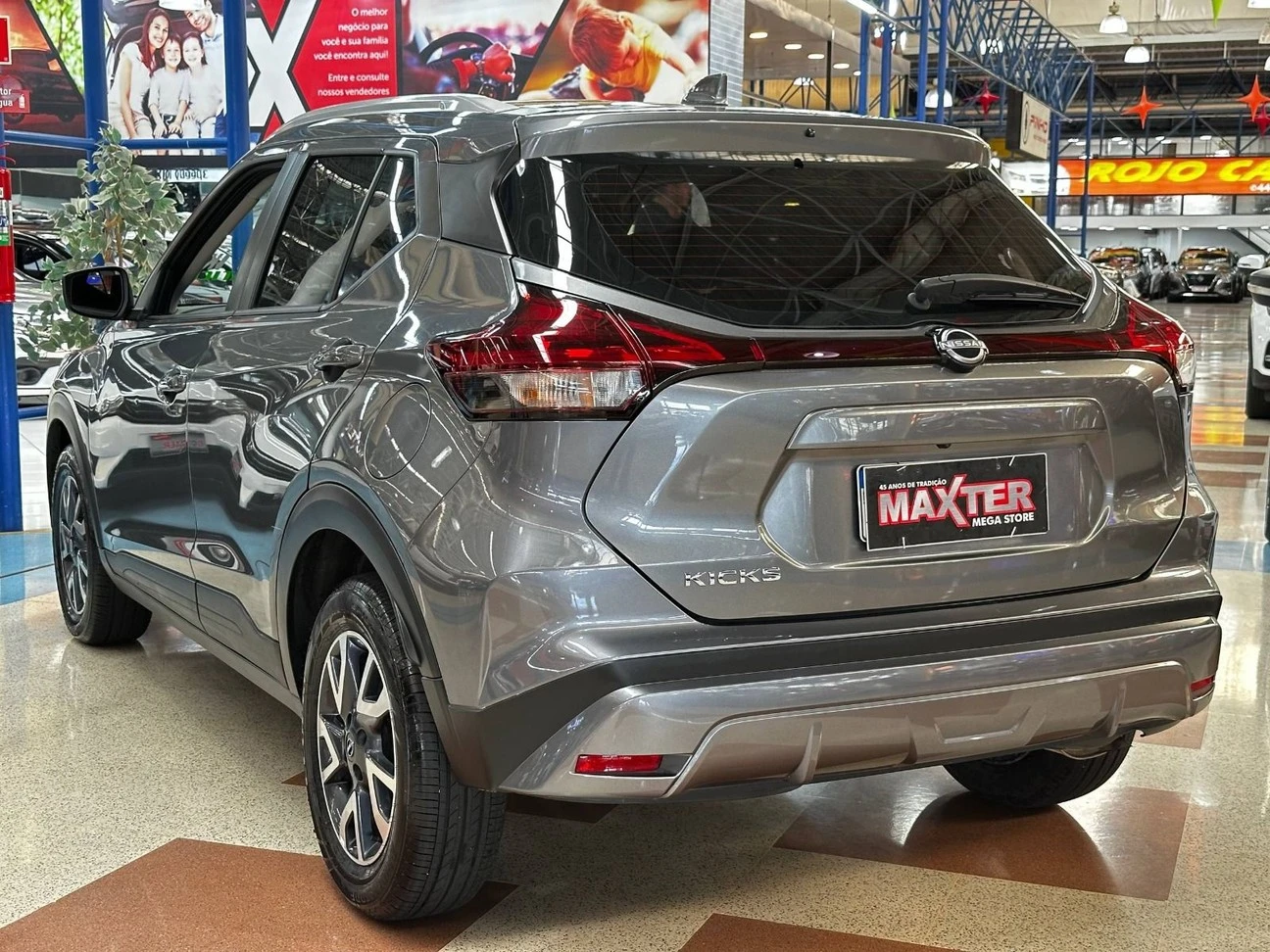 NISSAN KICKS