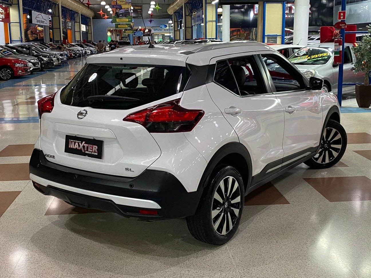 NISSAN KICKS