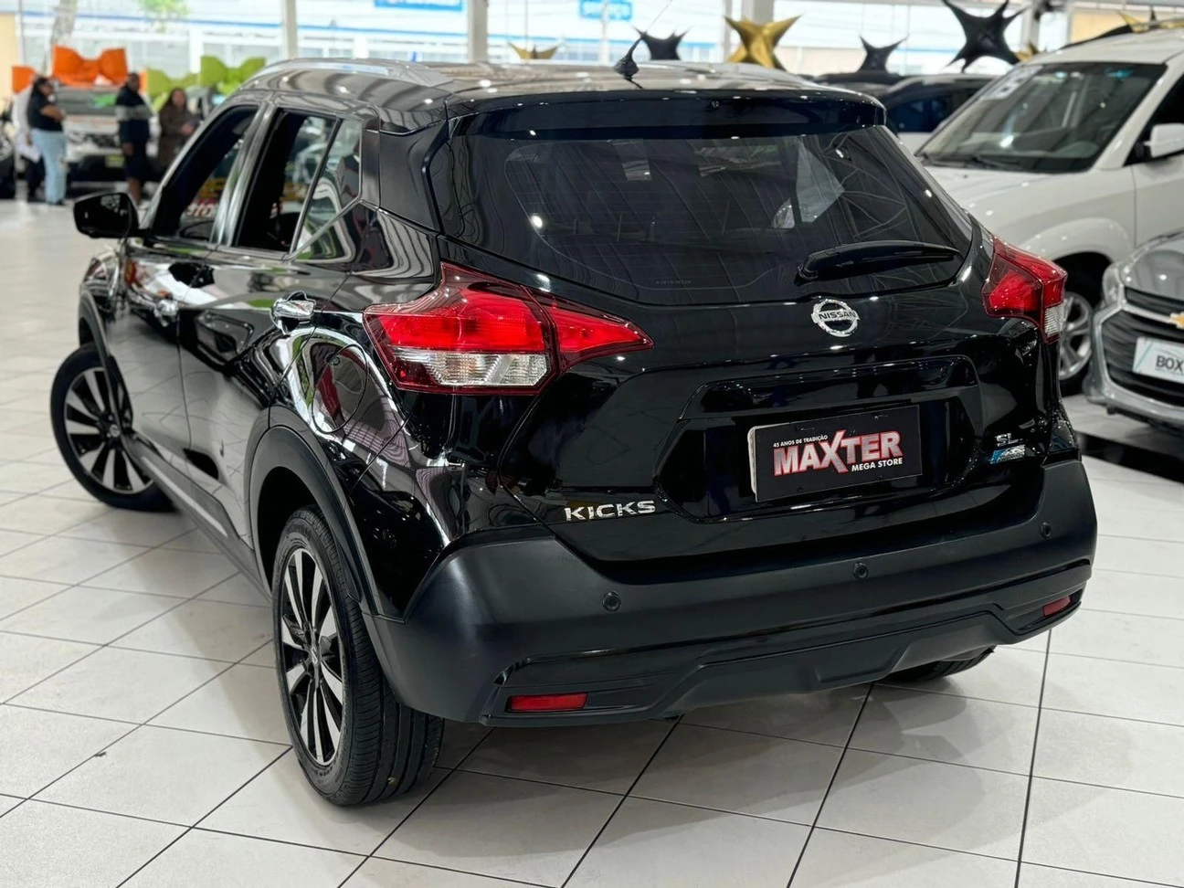 NISSAN KICKS