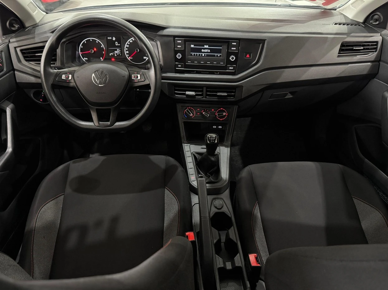 VOLKSWAGEN POLO