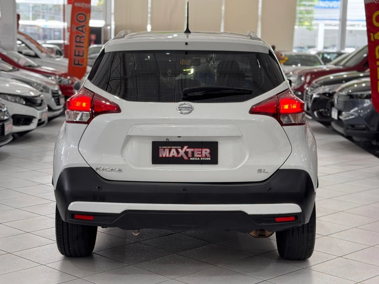 NISSAN KICKS