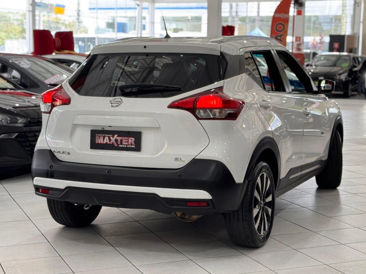 NISSAN KICKS