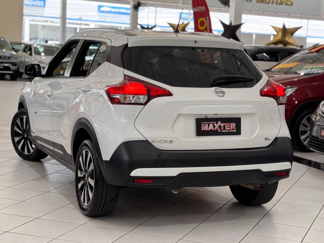 NISSAN KICKS