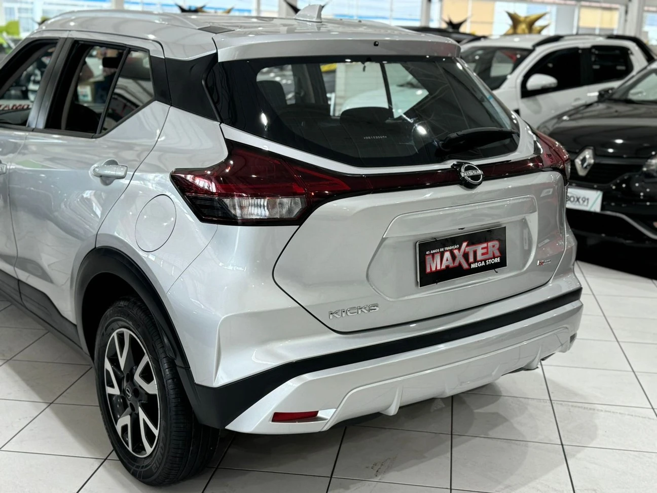 NISSAN KICKS
