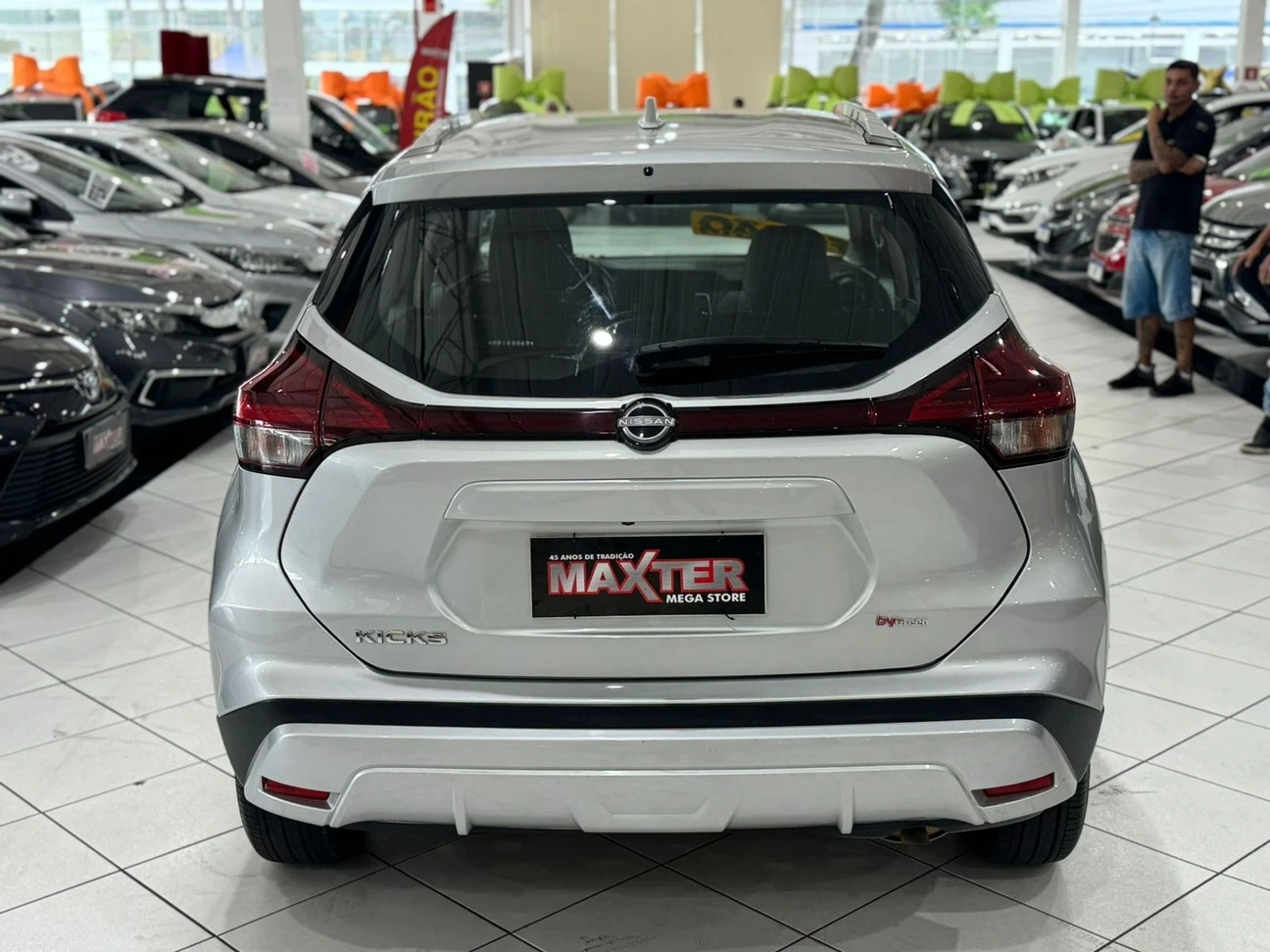 NISSAN KICKS