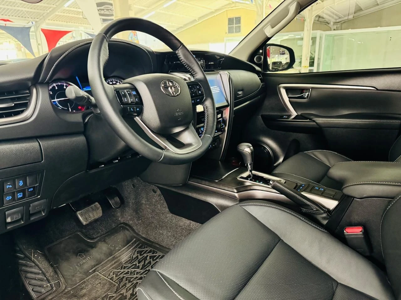 TOYOTA HILUX SW4