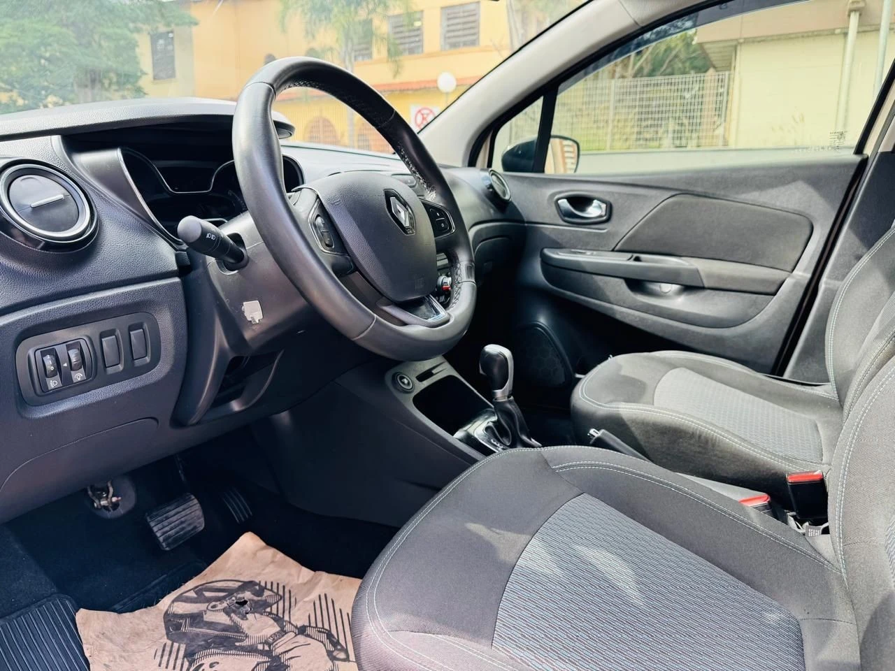 RENAULT CAPTUR