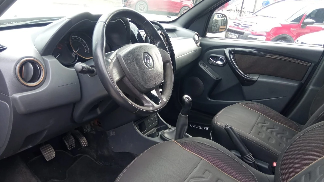 RENAULT DUSTER