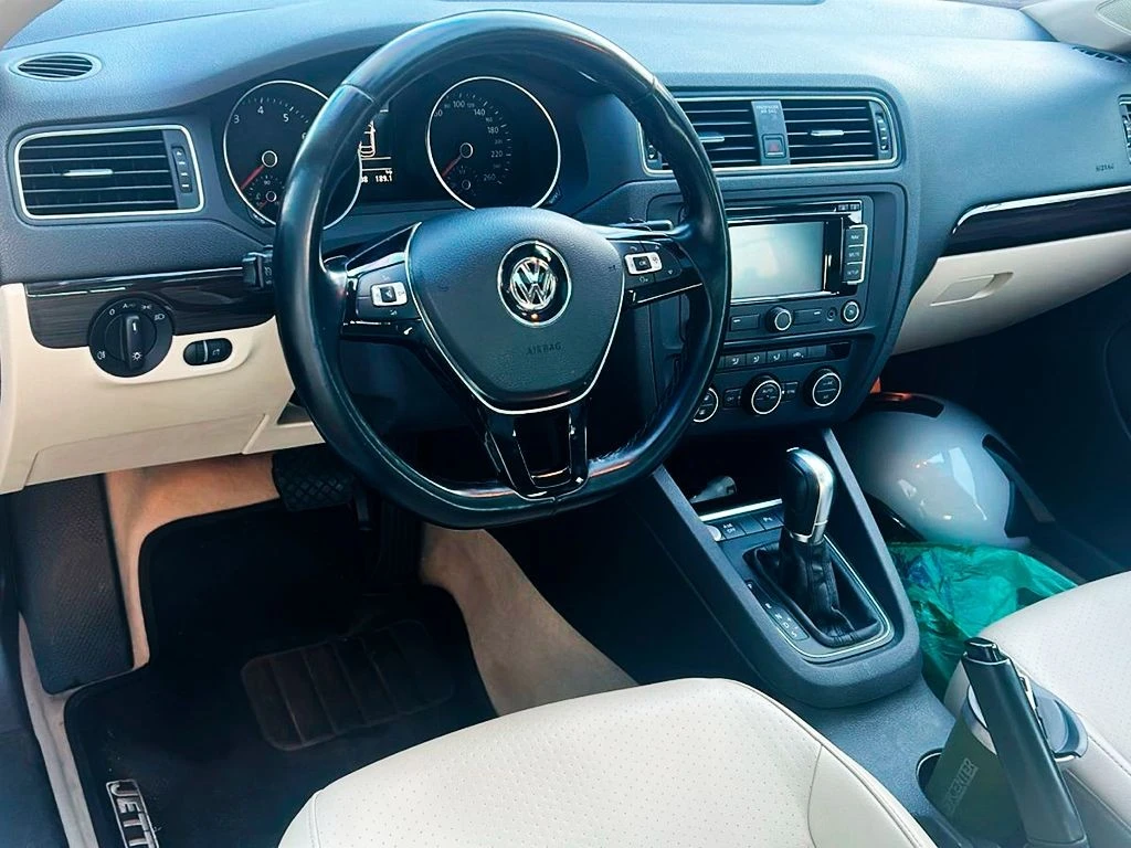 VOLKSWAGEN JETTA