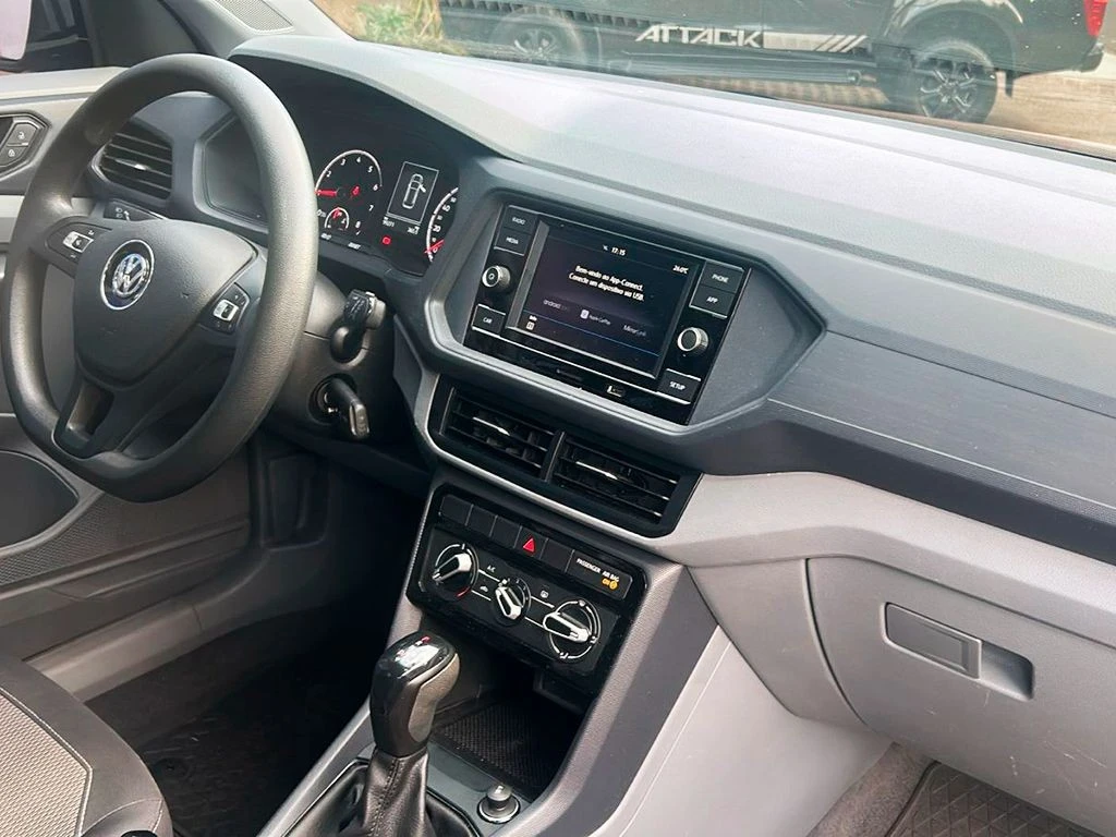 VOLKSWAGEN T-CROSS
