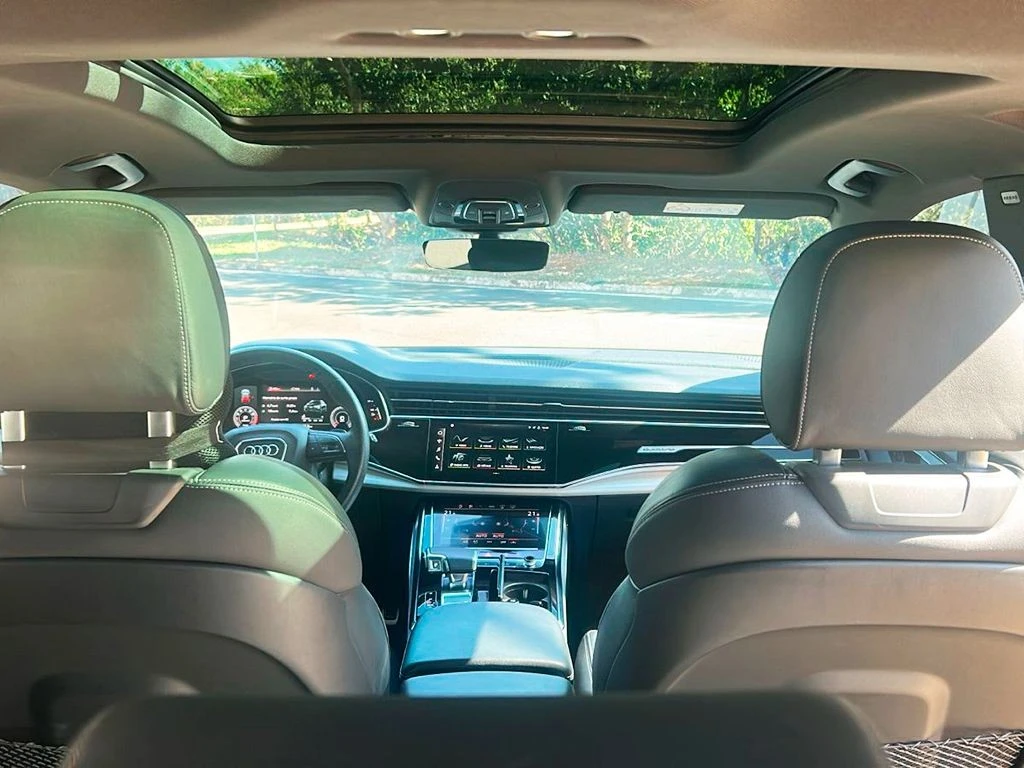 AUDI Q8