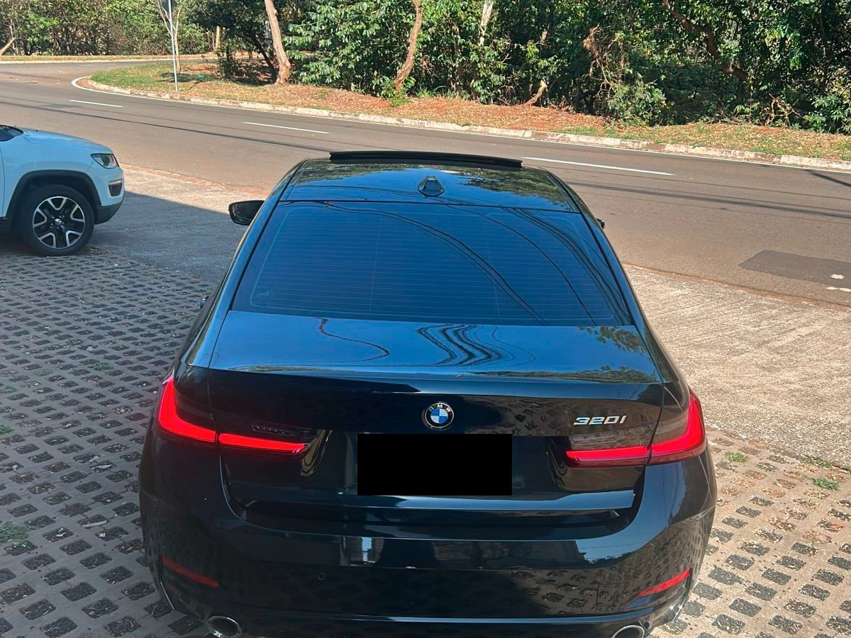 BMW 320I