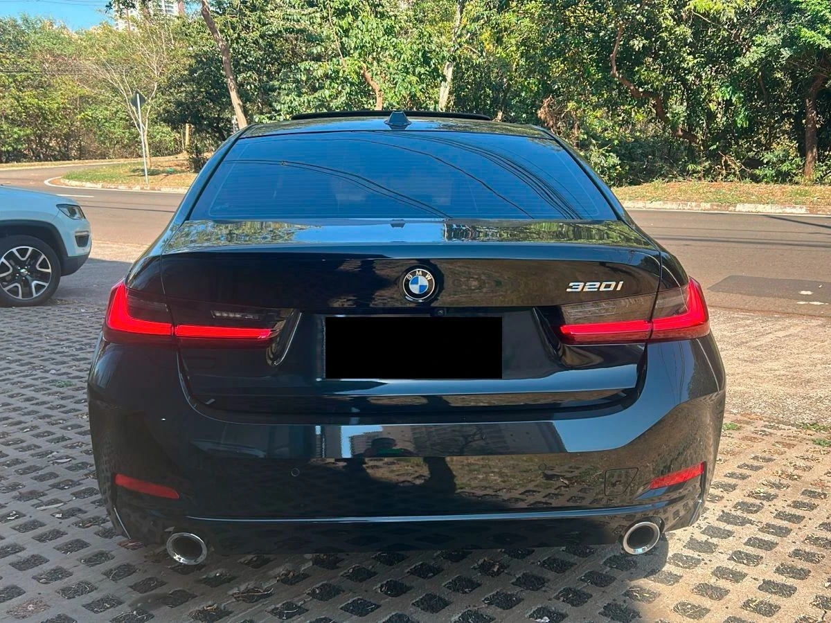 BMW 320I