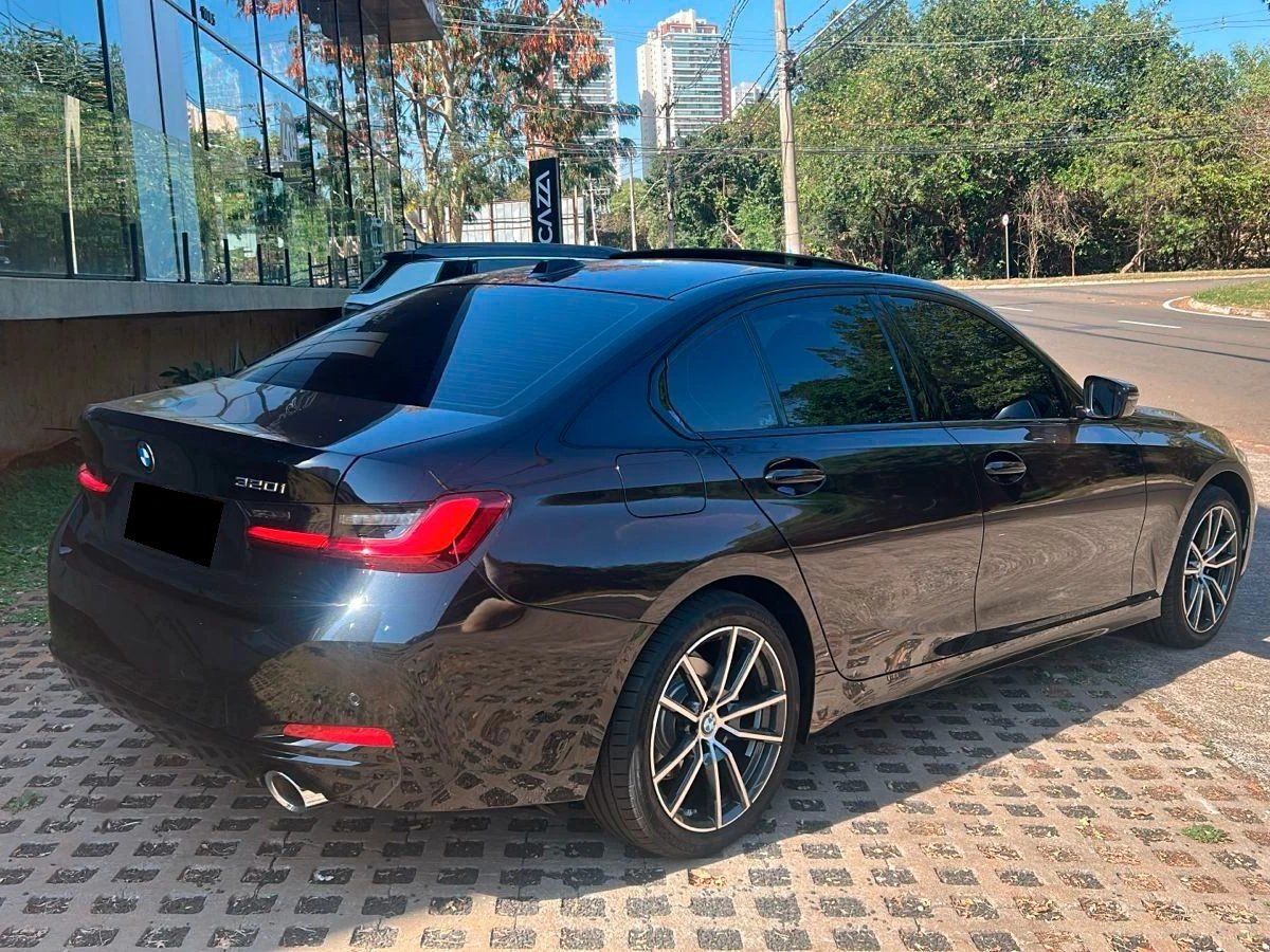 BMW 320I
