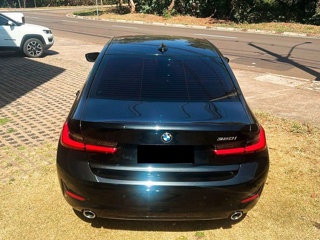 BMW 320I