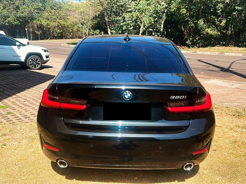 BMW 320I