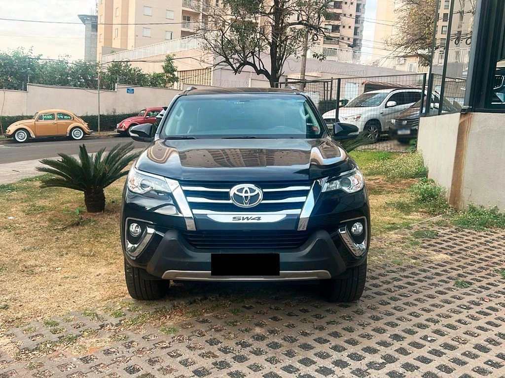 TOYOTA HILUX SW4