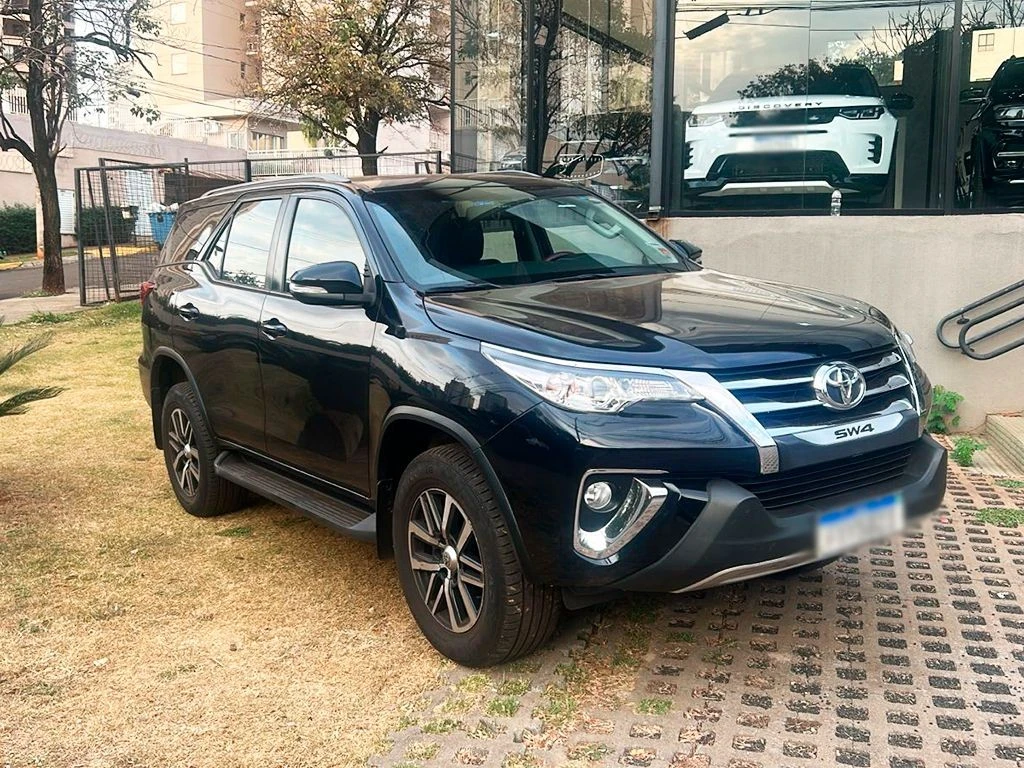 TOYOTA HILUX SW4